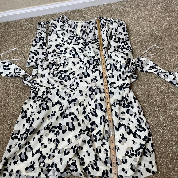 Bebe Romper jumpsuit cross over wrap animal print gray/black back zip SZ LG - Picture 7 of 11